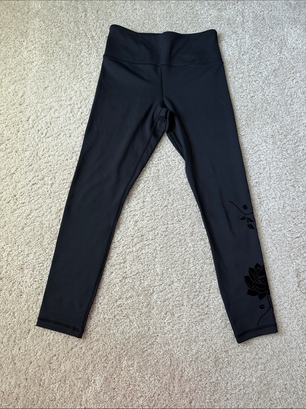 Zyia Active Black Legging with Velvet Roses Size 4